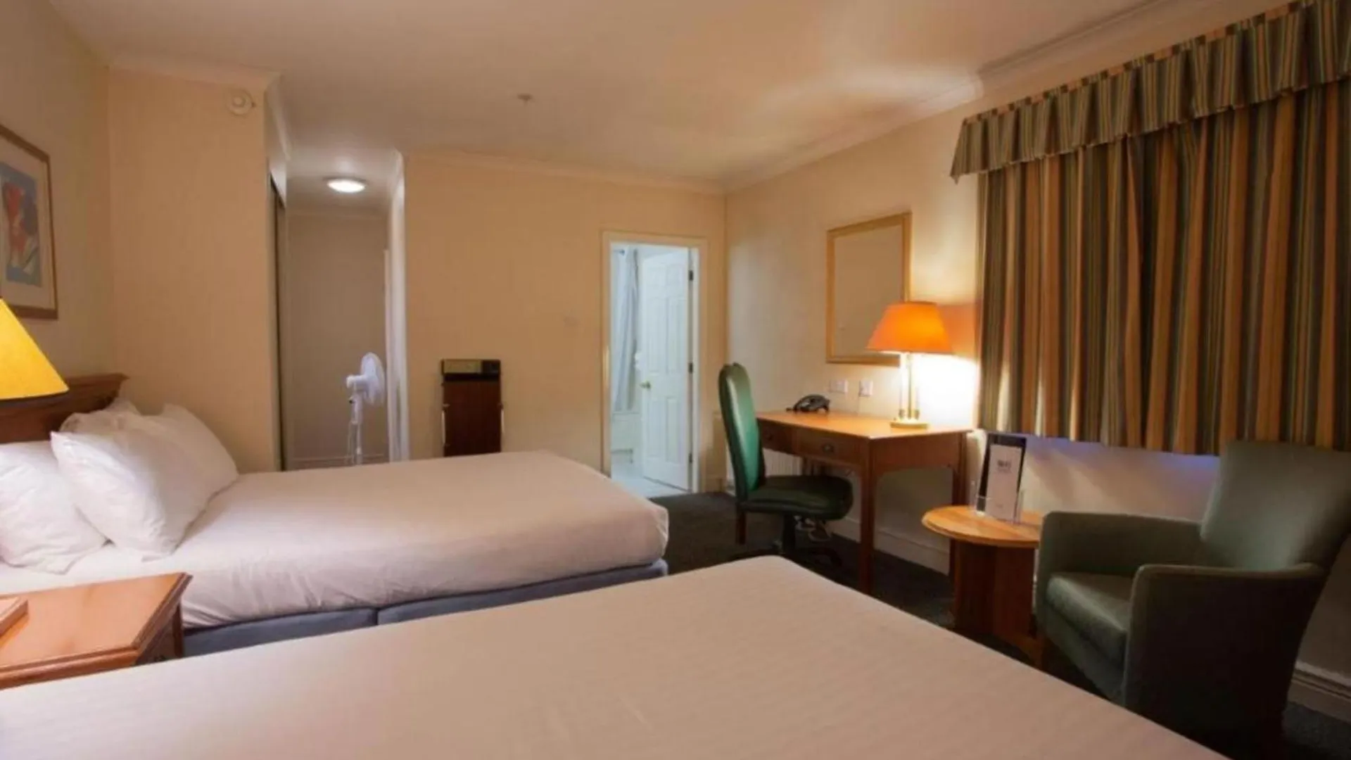 Tong Park Hotel