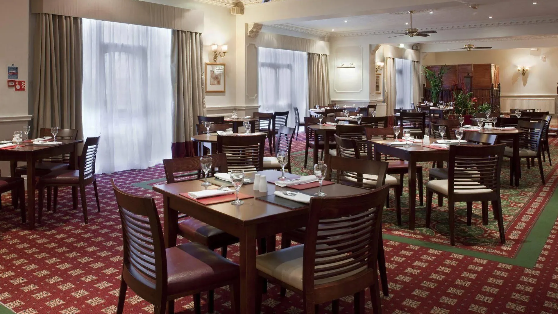 Tong Park Hotel 4*, Tong (West Yorkshire)