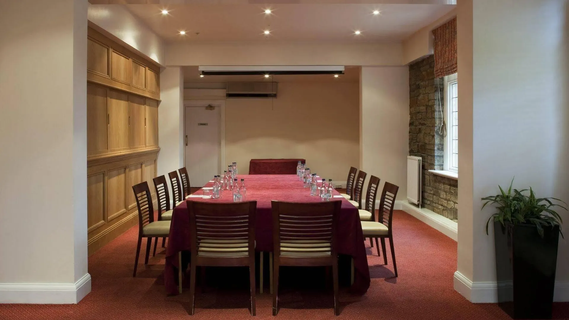 Tong Park Hotel