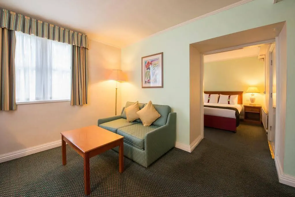 Tong Park Hotel