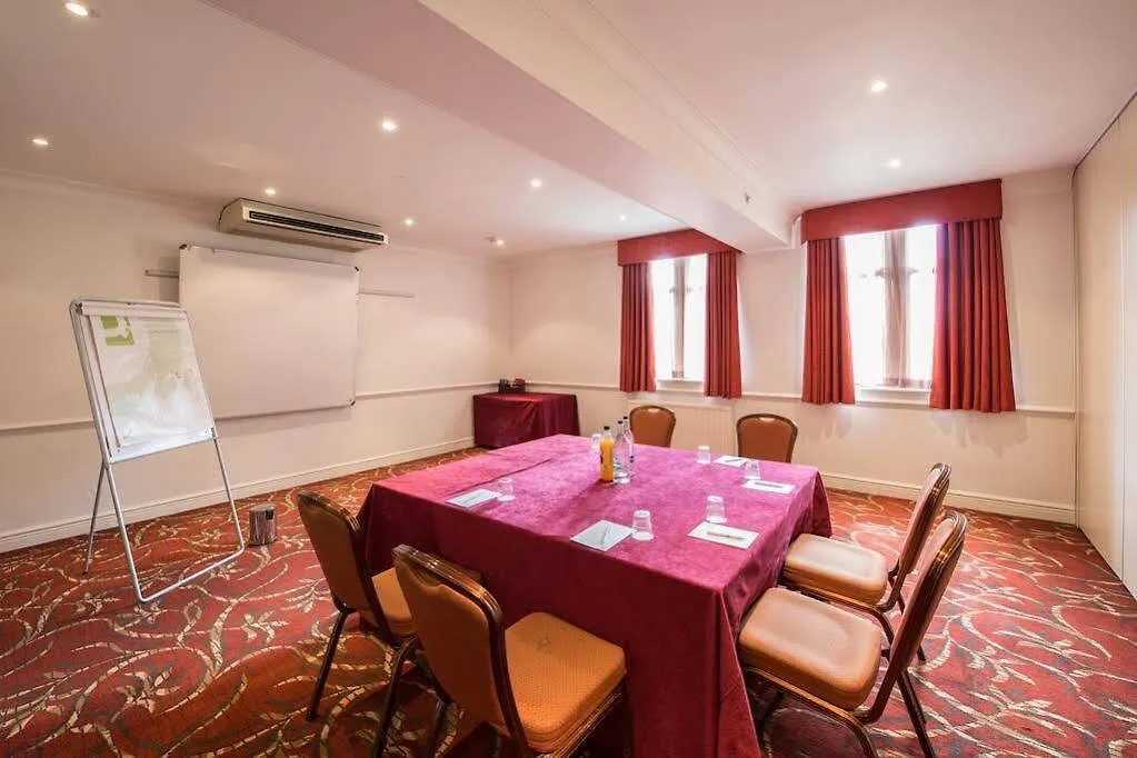 Tong Park Hotel